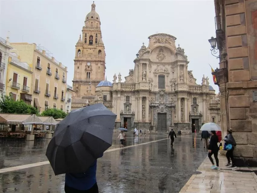 Activado en Murcia el dispositivo municipal ante el aviso amarillo por lluvias y tormentas de este domingo