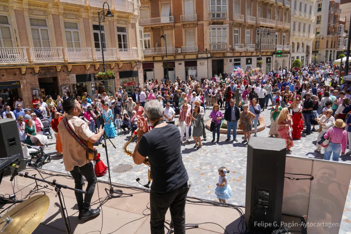 Ambientazo en Cartagena hasta el domingo con las Cruces de Mayo