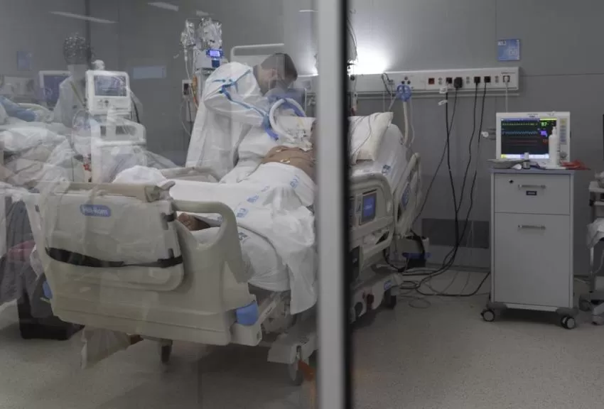 Bajan un 17,1% los hospitalizados por COVID en la última semana en la Región