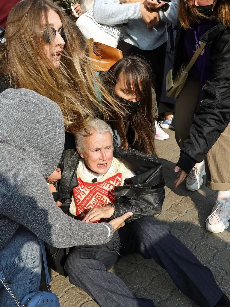 Una activista de 73 años que se enfrentó a la policía de Biolorrusia