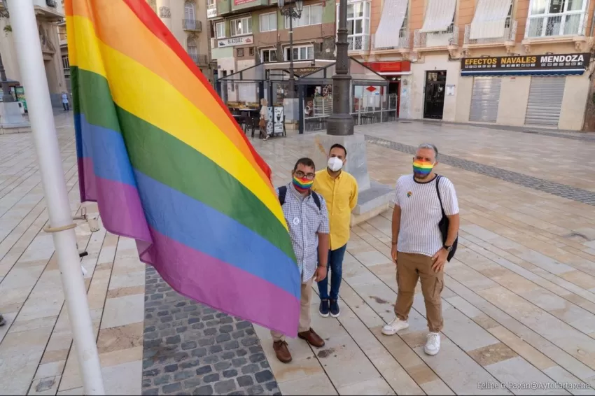 Cartagena defiende la igualdad en el Día Internacional contra la Homofobia, la Transfobia y la Bifobia