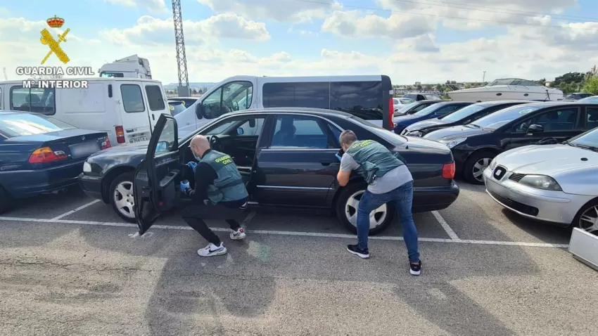 Dos detenidos por robar en coches en áreas de servicio de Murcia, Alicante y Valencia