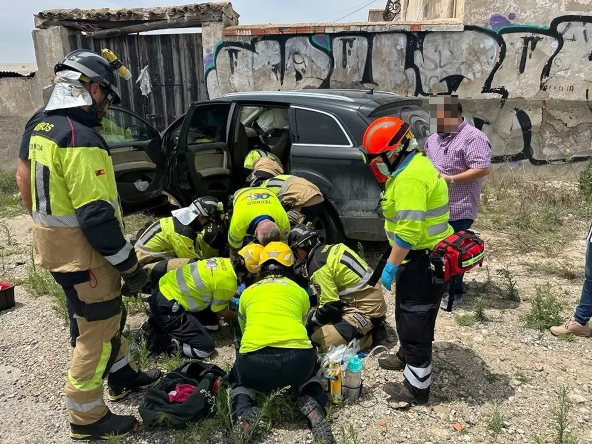 Dos heridos al colisionar un turismo y una furgoneta en Ulea