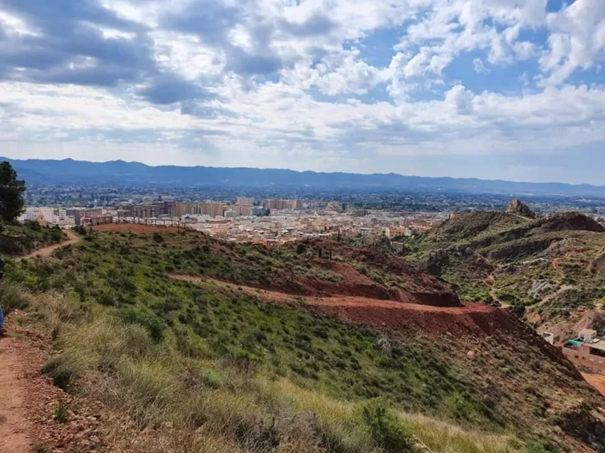 El Ayuntamiento de Lorca acometerá mejoras en zonas verdes y senderos durante el mes de octubre