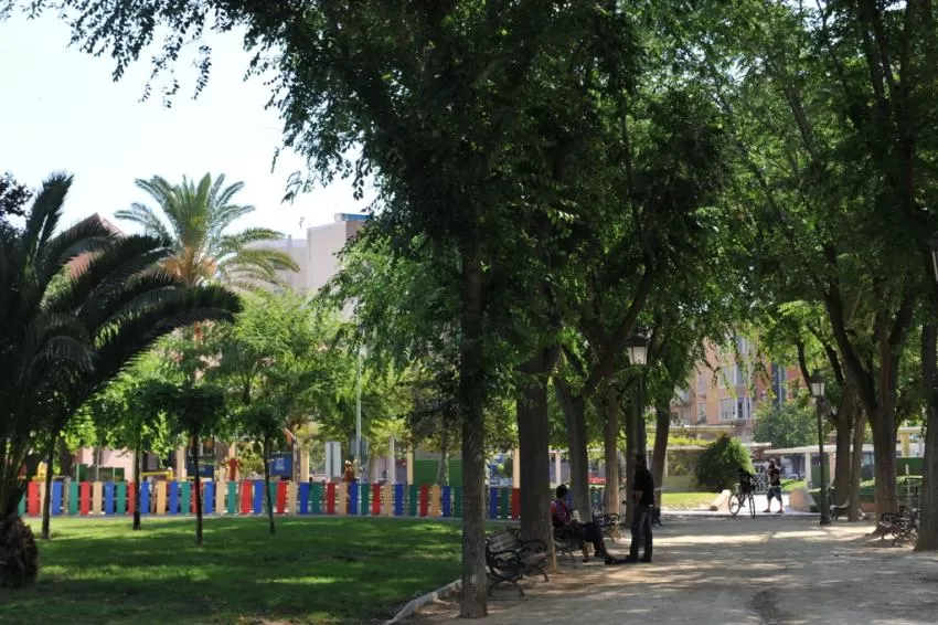 El Ayuntamiento de Murcia habilita más de 120 espacios de sombra para disminuir la temperatura