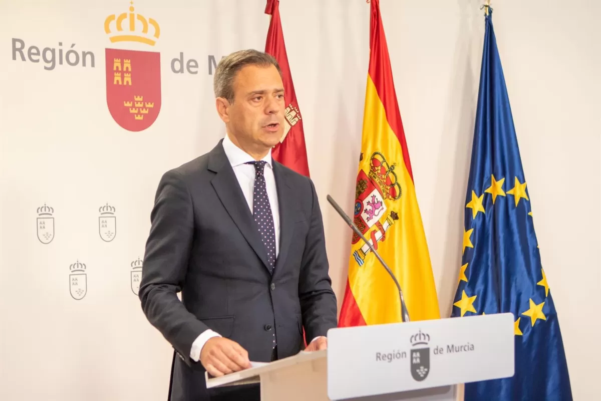 El Ejecutivo regional critica la inacción absoluta del Gobierno de España en la recuperación del Mar Menor