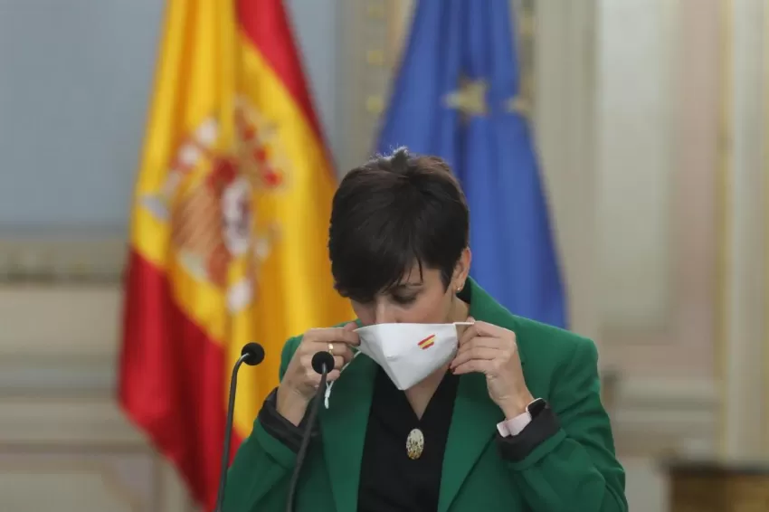 El Gobierno asegura que no hay casos de la variante ómicron en España e insiste en la mascarilla y la tercera dosis
