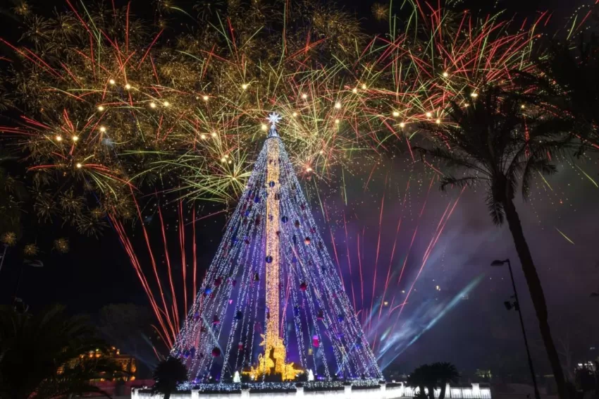 Encuesta | ¿Quieres que se instale el gran árbol de la Navidad de la Plaza Circular de Murcia?