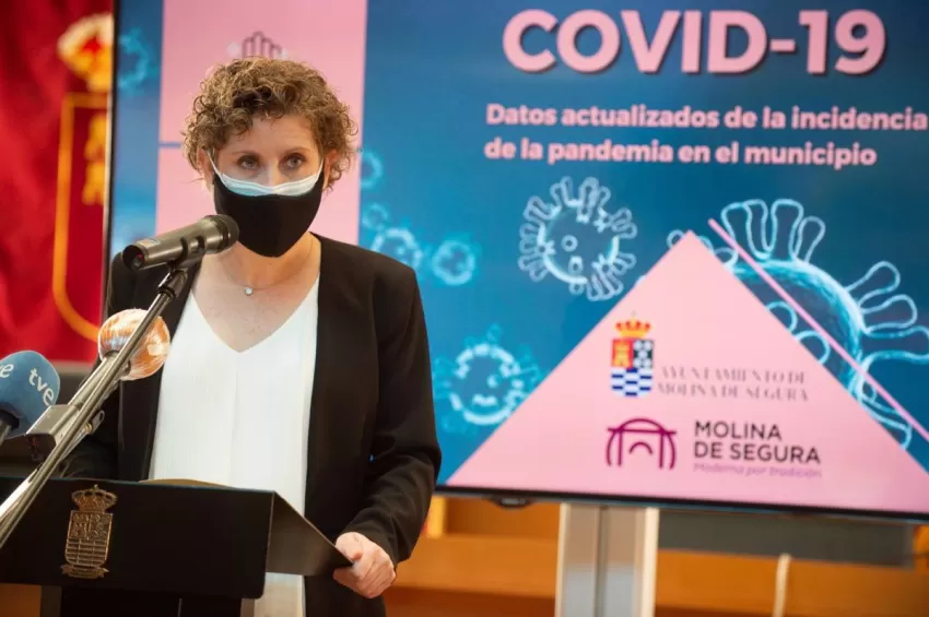 La alcaldesa de Molina de Segura, Esther Clavero presenta su dimisión por vacunarse de la Covid