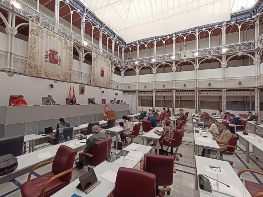 La Asamblea Regional aprueba modificar los Presupuestos para pagar 42.713 euros más a los centros concertados