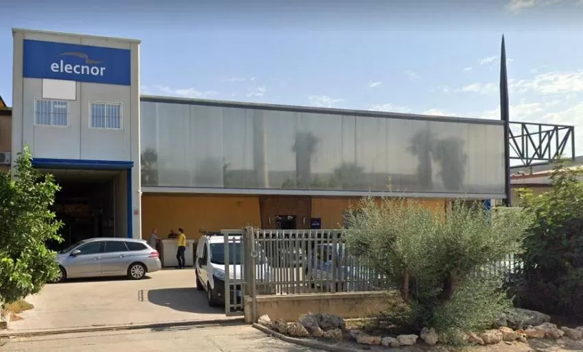 La empresa de placas solares Atersa abre un nuevo almacén en Alcantarilla
