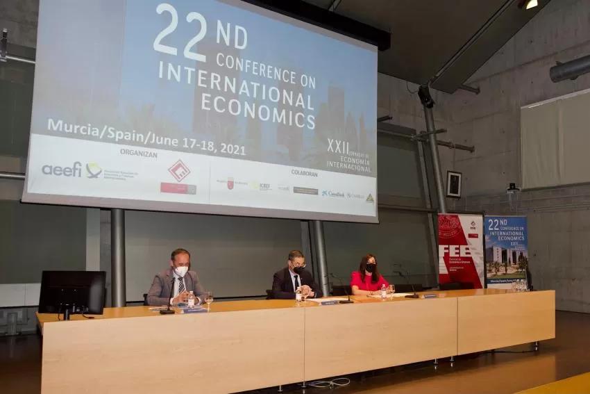 La Facultad de Economía y Empresa de la UMU inaugura las Jornadas de Economía Internacional