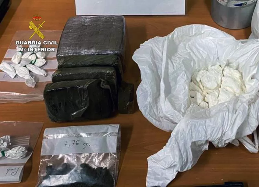La Guardia Civil desmantela un punto de distribución de cocaína establecido en dos fincas de Cartagena