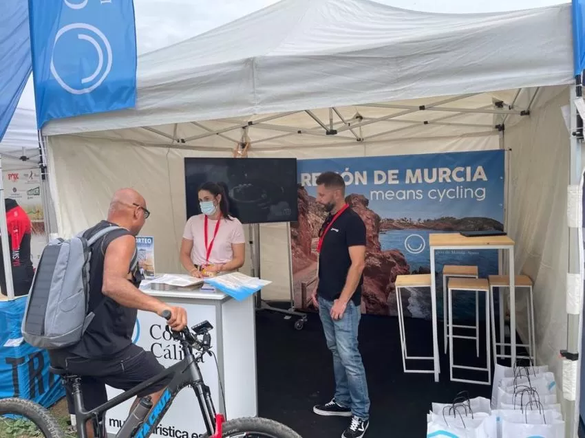 La Región despliega su potencial como destino de cicloturismo en el festival 'Sea Otter Europe'