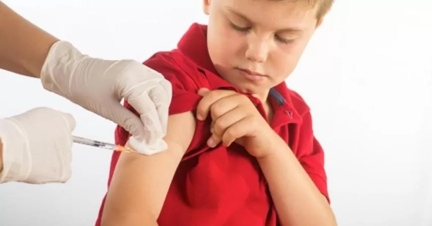 La vacuna contra el sarampión, paperas y rubéola podría proteger a los niños frente al Covid-19
