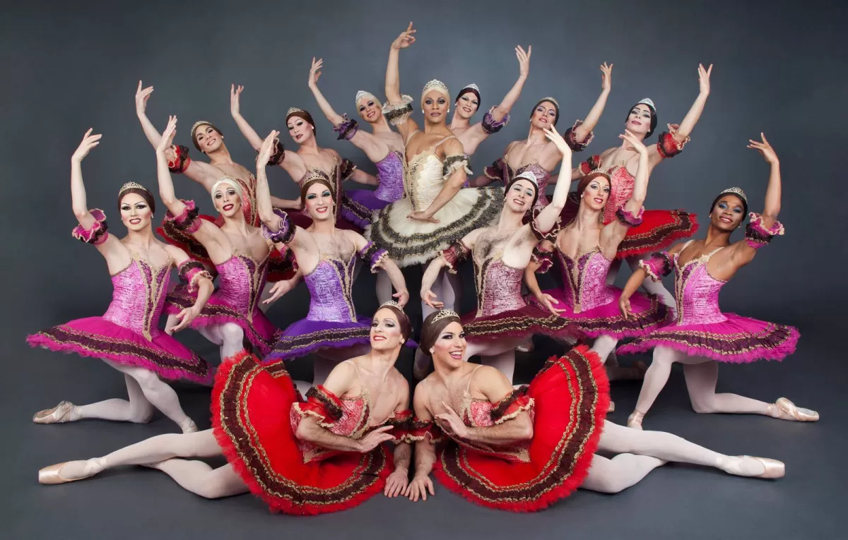 La visión lúdica y entretenida del ballet clásico tradicional de Les Ballets de Trockadero llega al Auditorio Regional