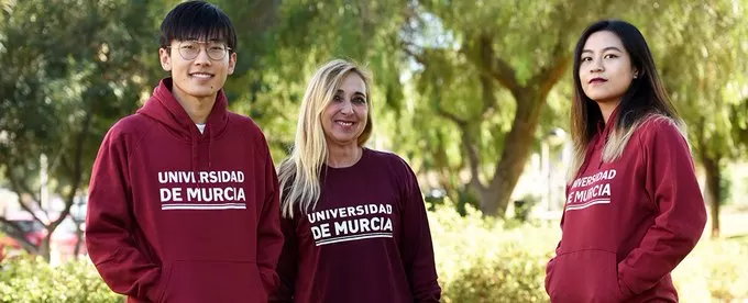 Las mujeres representan el 62,9% del alumnado de la Universidad de Murcia en los estudios de grado