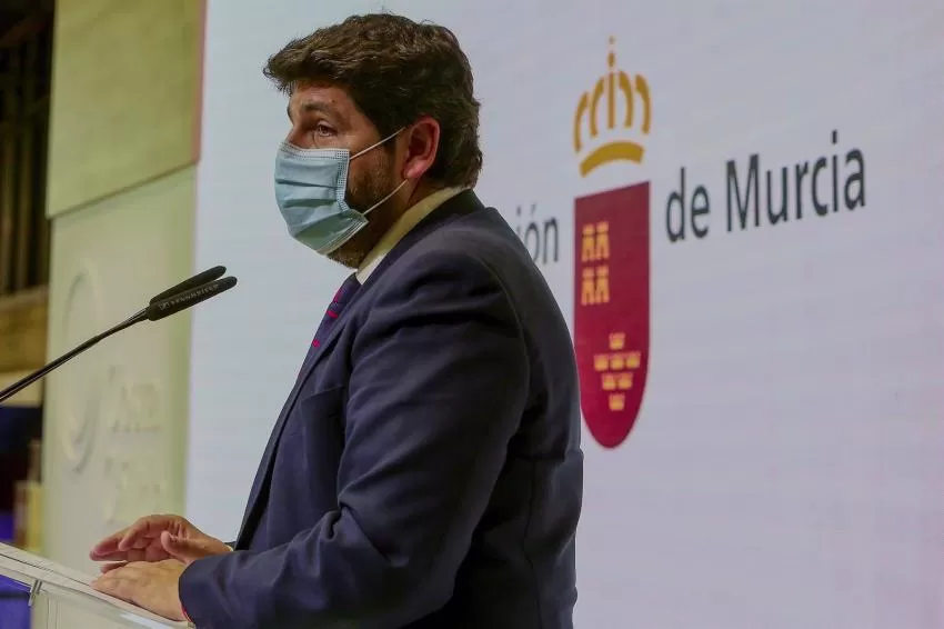 López Miras cree que antes de que termine el mes podrá comenzar la vacunación de la franja entre 30 y 39 años