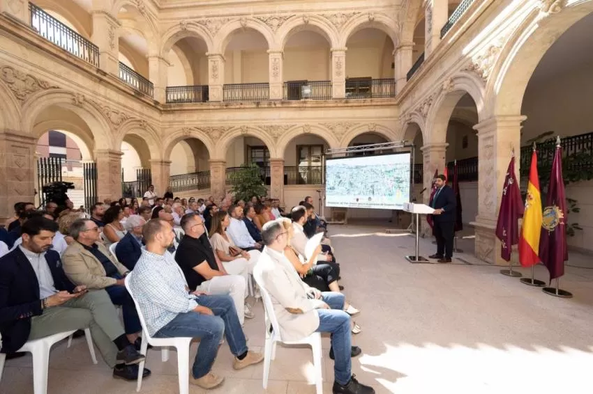 López Miras presenta el Plan que destina 31 millones hasta 2030 para rehabilitar el casco histórico de Lorca