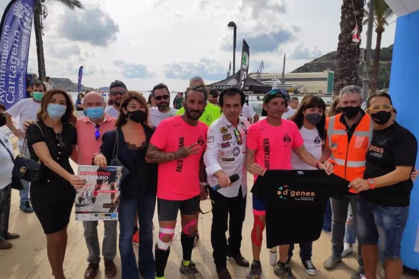 Los atletas Javier Carnero y Paco Nirvana corren 240 kilómetros por la Asociación D'Genes