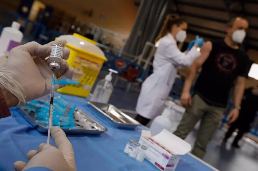 Más de 30.000 personas están citadas este martes en la Región para recibir la vacuna contra la COVID