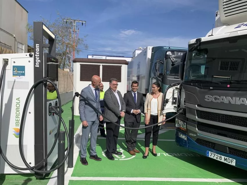La Región de Murcia pone en servicio la primera electrolinera de uso público en España para camiones