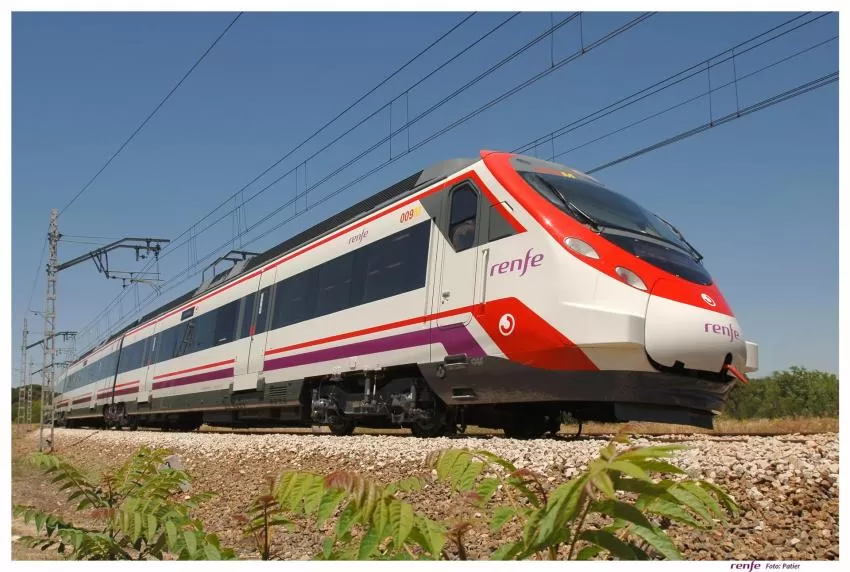 Transportes pone en funcionamiento los servicios ferroviarios de proximidad de Málaga, Córdoba y Murcia