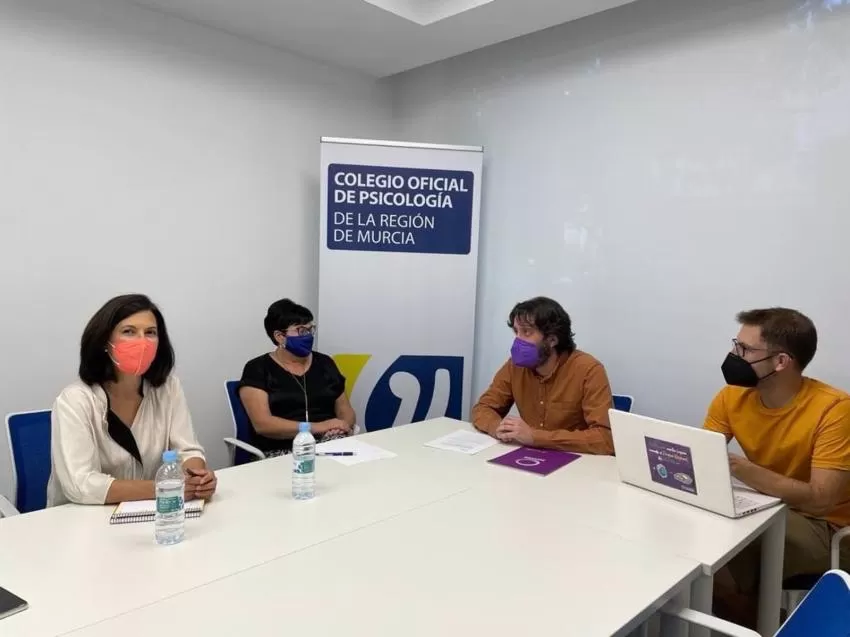 Podemos traslada al Colegio Oficial de Psicología de la Región de Murcia su proyecto de Ley de Salud Mental