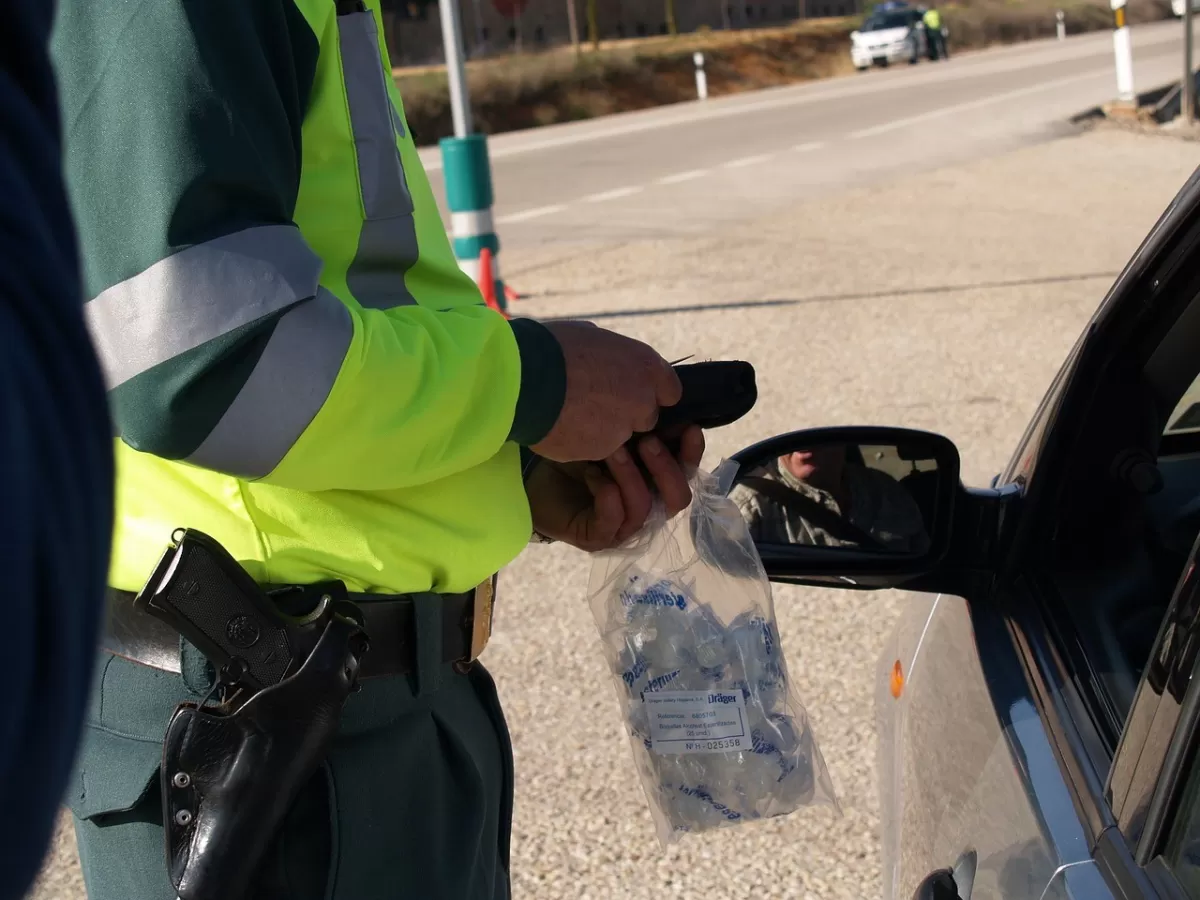 Tasa de alcoholemia cero en España para conductores menores de edad