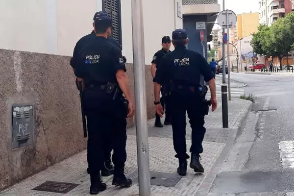 Un niño de 13 años apuñala a su padre por un teléfono móvil en Palma de Mallorca