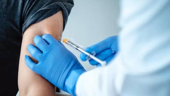 Aprobadas las vacunas contra el coronavirus de Oxford y AstraZeneca