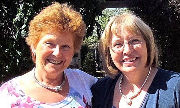 estas-hermanas-no-se-conocian-hasta-20-anos-despues-2