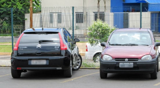 paquete-de-regalos-en-el-carro