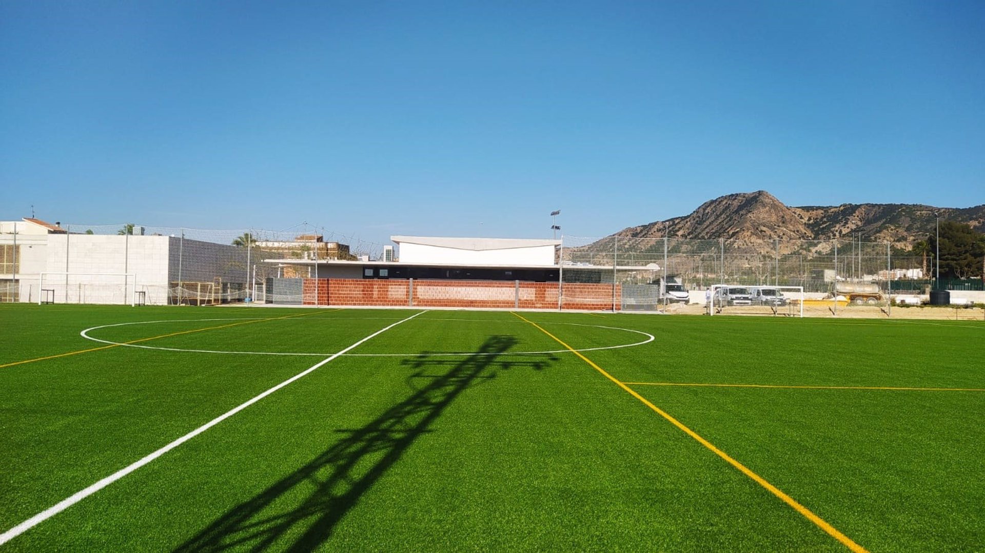 El campo de fútbol de San José de la Vega estrenará vestuarios y nuevo