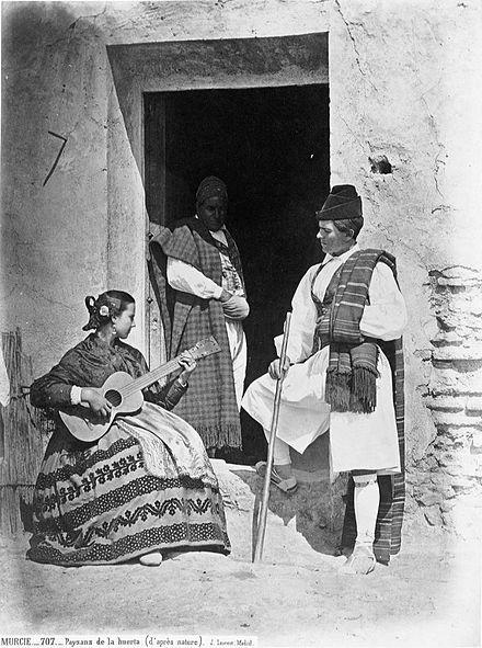 Indumentaria tradicional huertana. Jean Laurent, circa 1870.